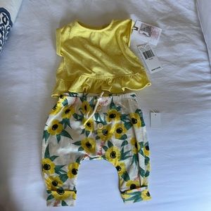 Jessica Simpson baby yellow flower outfit